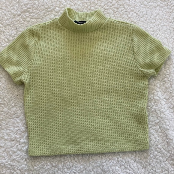 Forever 21 Tops - Forever 21 light green cropped top, short sleeve with mock turtleneck, sz med